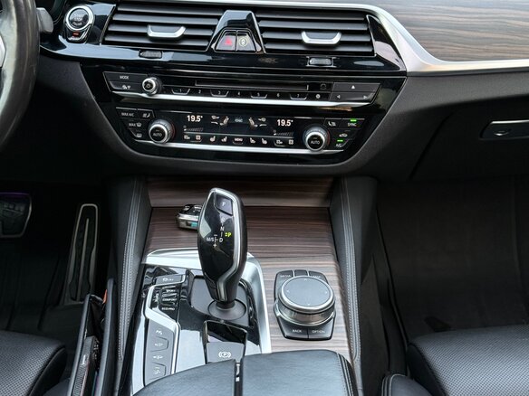2018 BMW 6 серии Gran Turismo 630d xDrive IV (G32), белый, 4850000 рублей - вид 32