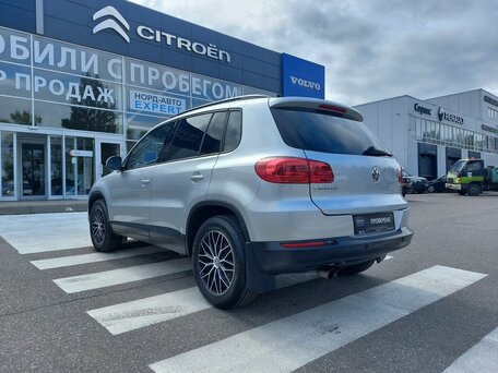 2014 Volkswagen Tiguan I Рестайлинг, серебристый, 1140000 рублей, вид 5
