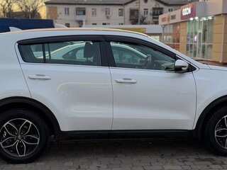 2018 Kia Sportage IV Рестайлинг, белый, 1550000 рублей, вид 4