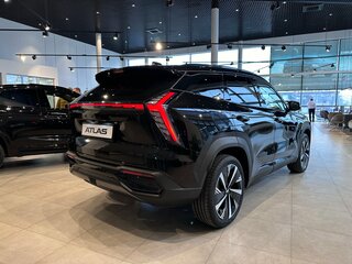 2026 Geely Atlas II, чёрный, 4229990 рублей, вид 4