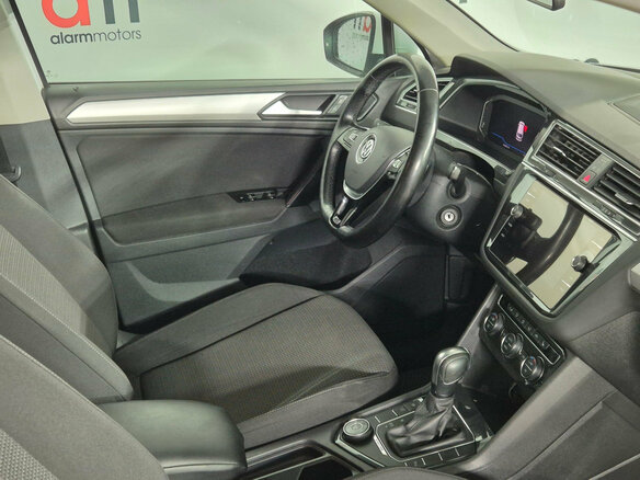 2020 Volkswagen Tiguan II, белый, 2029000 рублей - вид 11