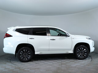 2022 Mitsubishi Montero Sport III Рестайлинг, белый, 3860000 рублей, вид 4