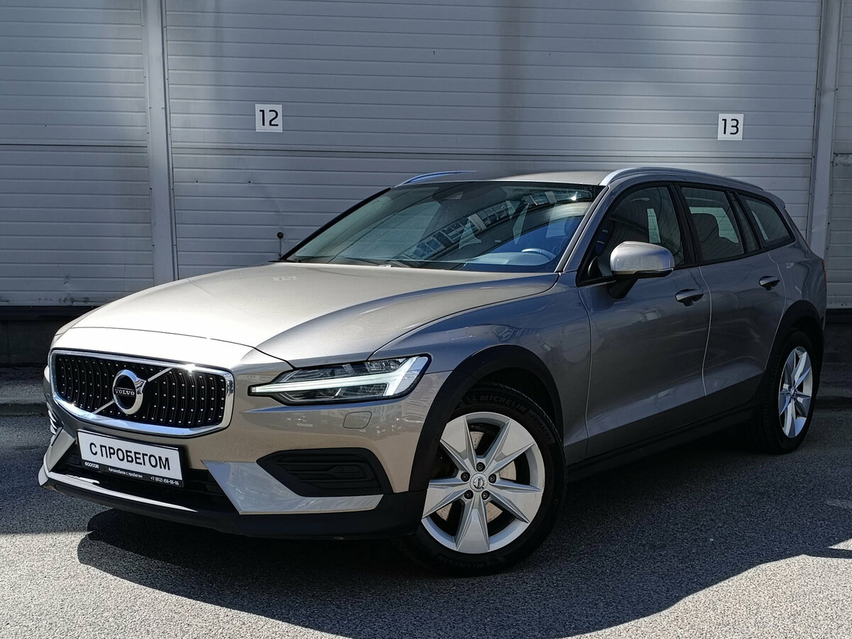Открыть фотографии: Volvo V60 Cross Country II
