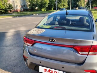 2017 Kia Rio IV, серый, 1430000 рублей, вид 4