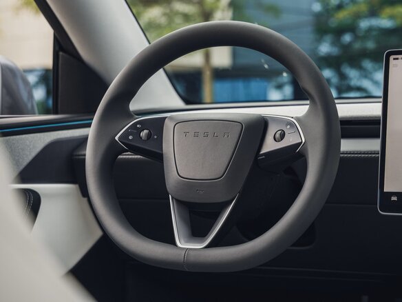 2026 Tesla Model Y Long Range I Рестайлинг, серебристый - вид 9