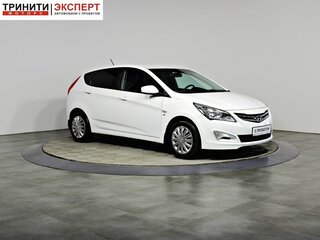 2015 Hyundai Solaris I Рестайлинг, белый, 1026000 рублей, вид 3
