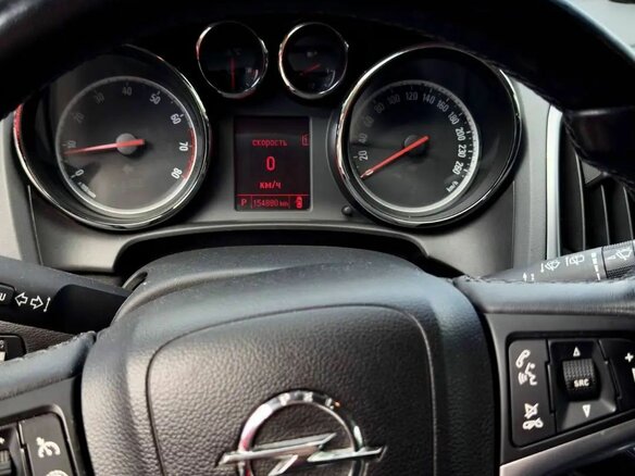 2013 Opel Astra GTC J Рестайлинг, чёрный, 1030000 рублей - вид 5