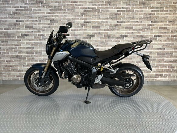 2023 Honda CB 650R, синий, 935000 рублей - вид 2