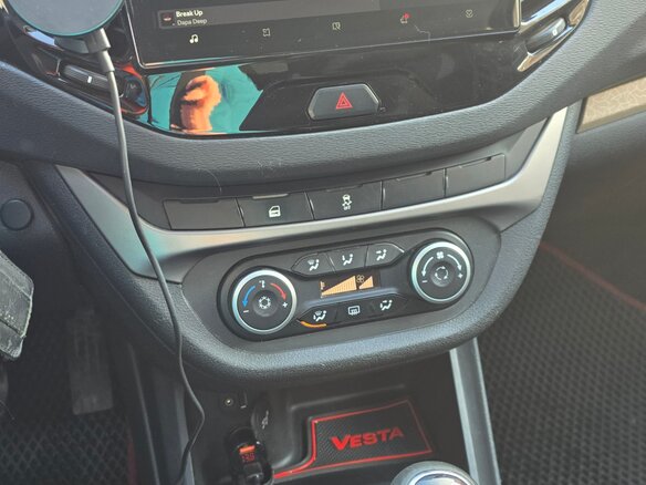 2015 Lada (ВАЗ) Vesta I, белый, 900000 рублей - вид 11