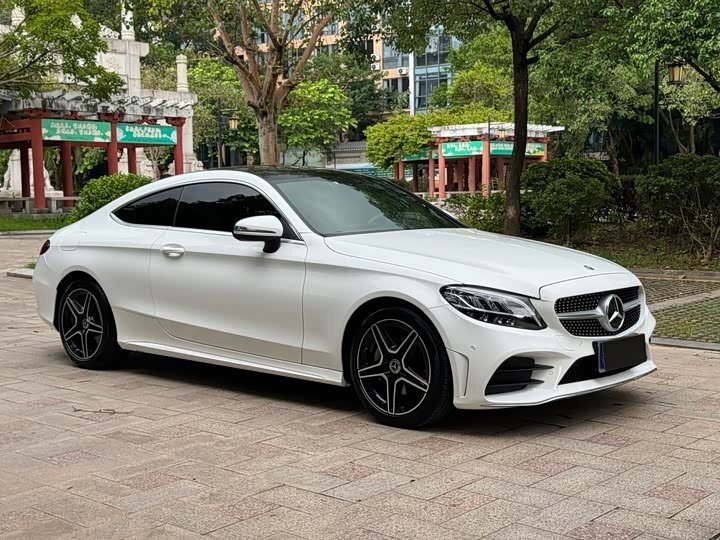 Открыть фотографии: Mercedes-Benz C-Класс IV (W205) Рестайлинг