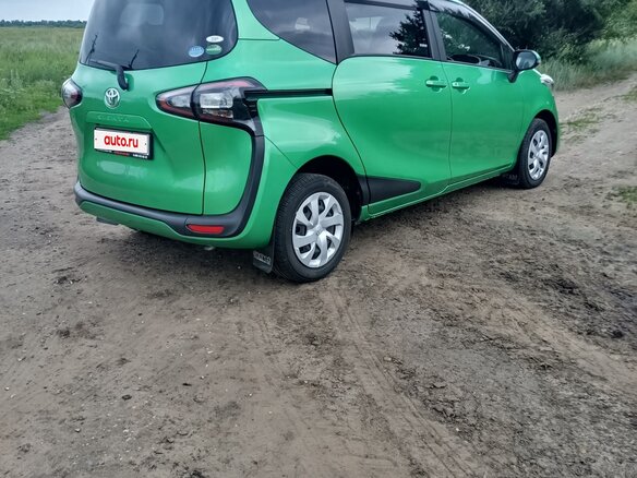 2017 Toyota Sienta II, зелёный, 1520000 рублей - вид 3