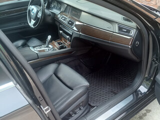 2010 BMW 7 серии Long 750Li xDrive V (F01/F02/F04), чёрный, 2000000 рублей, вид 5