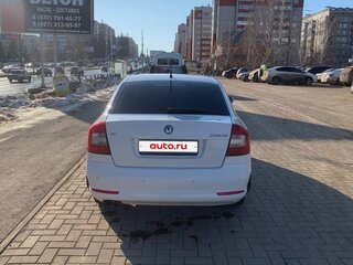 2011 Skoda Octavia II (A5) Рестайлинг, белый, 749000 рублей, вид 4