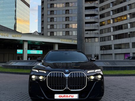 2022 BMW 7 серии 740d xDrive VII (G70), чёрный, 9999999 рублей, вид 1