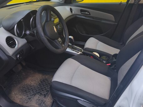 2012 Chevrolet Cruze I, белый, 700000 рублей, вид 5