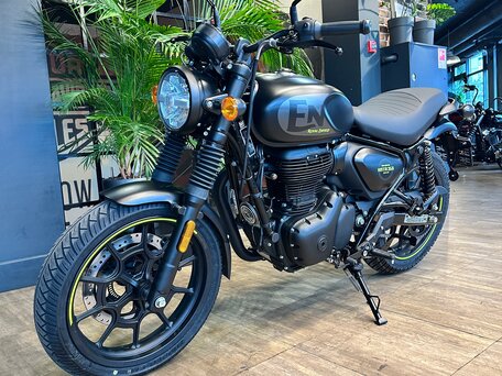 2026 Royal Enfield Hunter, чёрный, 432000 рублей, вид 2