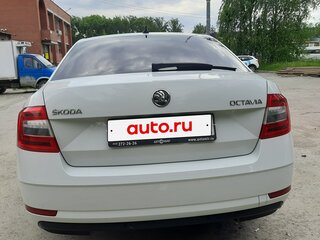 2019 Skoda Octavia III (A7) Рестайлинг, белый, 2105000 рублей, вид 4
