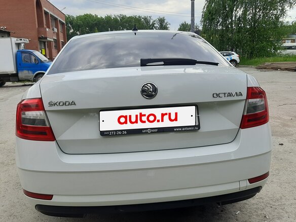 2019 Skoda Octavia III (A7) Рестайлинг, белый, 2105000 рублей - вид 3