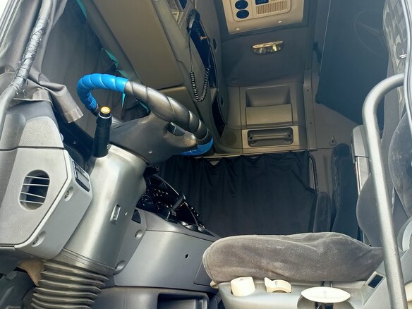 2004 Mercedes-Benz Actros, белый, 2499000 рублей - вид 22
