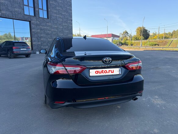2018 Toyota Camry VIII (XV70), чёрный, 2700000 рублей - вид 13