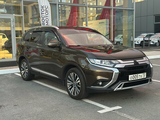 2020 Mitsubishi Outlander III Рестайлинг 3, коричневый, 2495000 рублей, вид 3