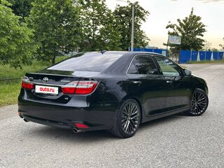 2017 Toyota Camry VII (XV50) Рестайлинг, чёрный, 1690000 рублей, вид 4