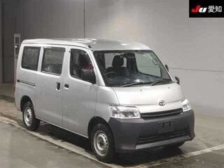 2020 Toyota Town Ace IV, серебристый, 2000000 рублей, вид 1