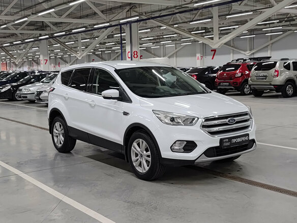 2018 Ford Kuga II Рестайлинг, белый, 1670000 рублей - вид 2