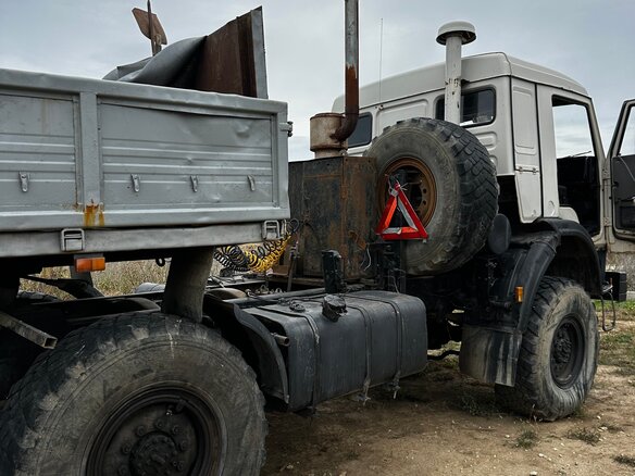 1996 КамАЗ 44108, серебристый, 1300000 рублей - вид 7