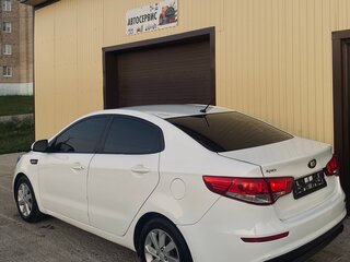 2016 Kia Rio III Рестайлинг, белый, 805000 рублей, вид 5