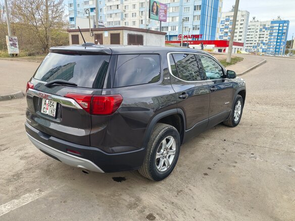 2018 GMC Acadia II, серый, 2400000 рублей - вид 3