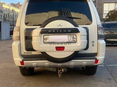 2013 Mitsubishi Pajero IV Рестайлинг 1, белый, 1900000 рублей, вид 3