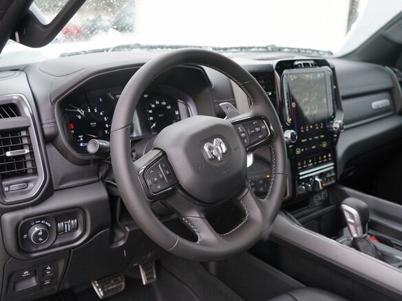 2023 Ram 1500 Quad Cab V, серый, 11400000 рублей - вид 15