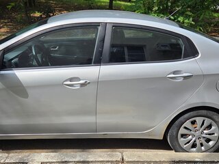 2015 Kia Rio III Рестайлинг, серебристый, 650000 рублей, вид 5