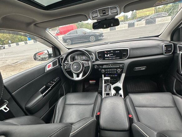 2018 Kia Sportage IV Рестайлинг, белый, 2850000 рублей - вид 32