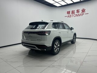 2023 Volkswagen Tayron I Рестайлинг, белый, 1740000 рублей, вид 4