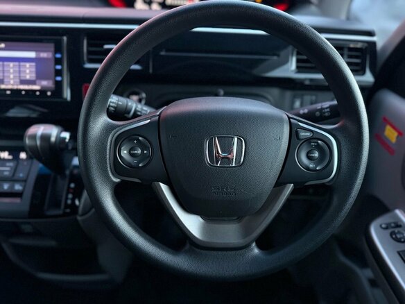 2015 Honda Stepwgn V, белый - вид 7