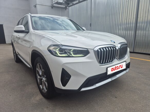 2021 BMW X3 20i xDrive III (G01) Рестайлинг, белый - вид 4