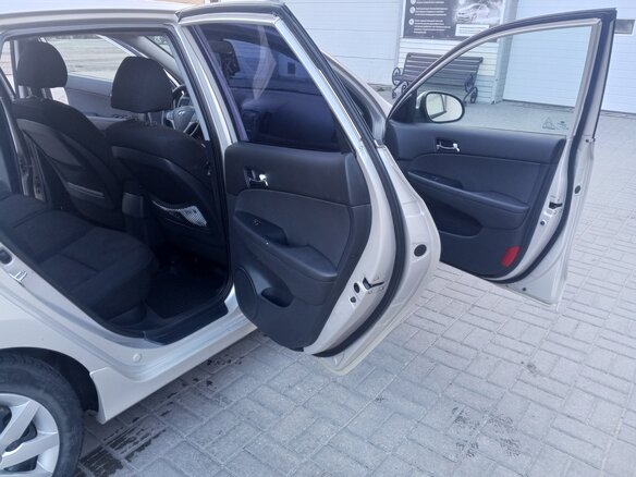 2011 Hyundai i30 I Рестайлинг, бежевый, 730000 рублей - вид 16