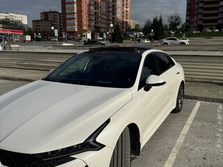 2020 Kia K5 III, белый, 2800000 рублей, вид 2