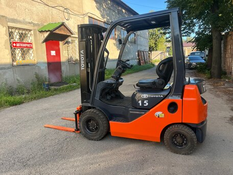 2011 Toyota 02-8FDF15, 755000 рублей, вид 1