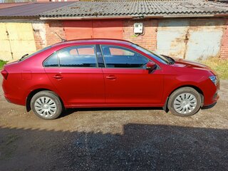 2022 Skoda Rapid II, красный, 2000000 рублей, вид 3
