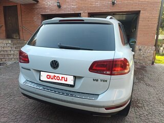 2017 Volkswagen Touareg II Рестайлинг, белый, 3450000 рублей, вид 3