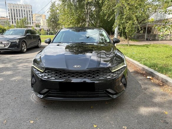 2021 Kia K5 III, чёрный, 2200000 рублей - вид 5