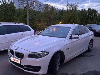 2015 BMW 5 серии 520i VI (F10/F11/F07) Рестайлинг, белый, 1600000 рублей, вид 3