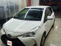 2017 Toyota Vitz III (XP130) Рестайлинг 2, белый, 949000 рублей