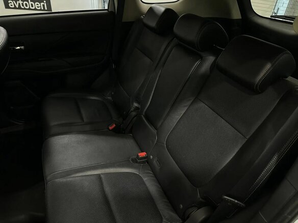 2015 Mitsubishi Outlander III Рестайлинг 2, белый - вид 20