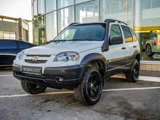 2017 Chevrolet Niva I Рестайлинг, белый, 898000 рублей, вид 3
