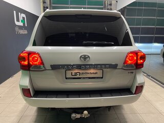 2014 Toyota Land Cruiser 200 Series Рестайлинг 1, белый, 3800000 рублей, вид 5