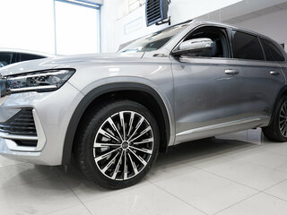 2026 Geely Monjaro I, серебристый, 4954990 рублей, вид 5
